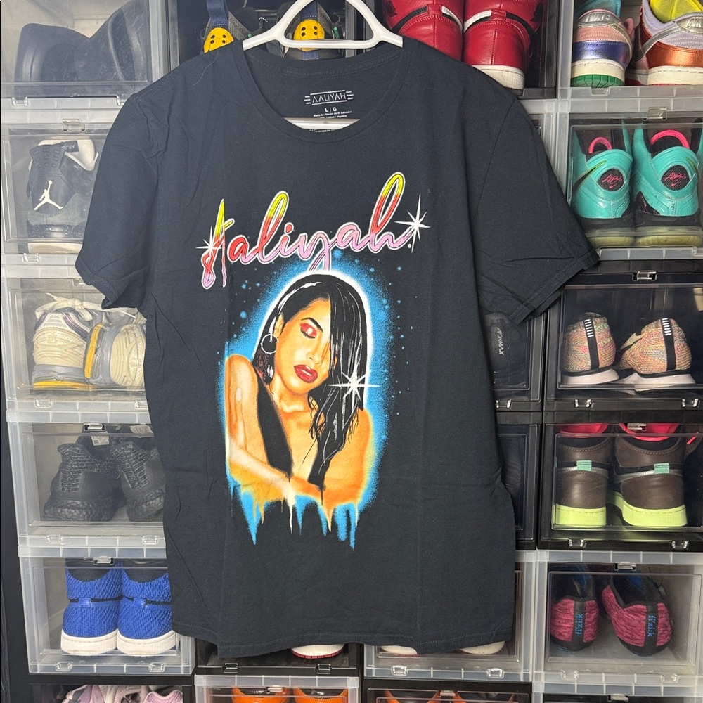 Aaliyah Tshirt- sz large